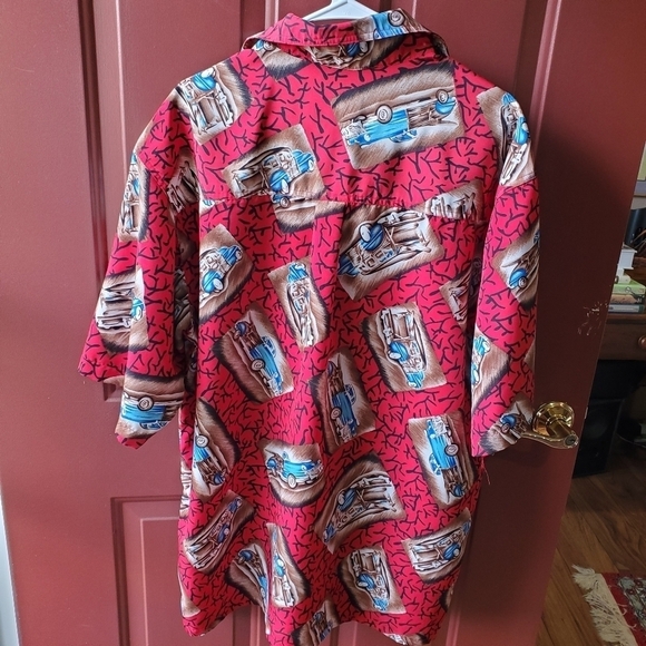 K.A.D. Clothing red antique retro car button down XL 100 Poly Great trav… - Picture 3 of 9